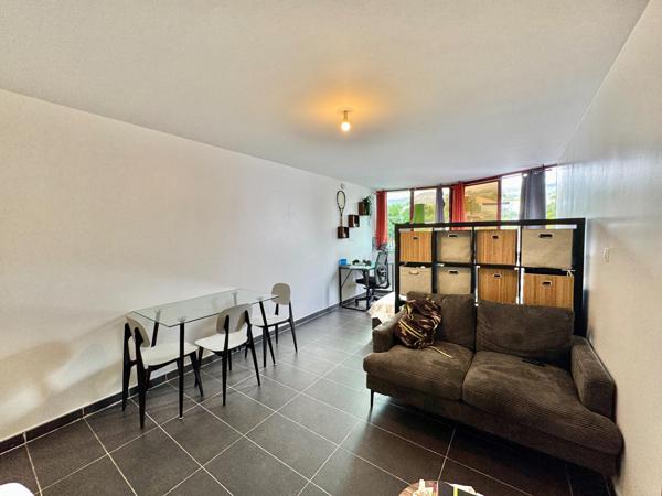 Studio meublé et lumineux Le tampon