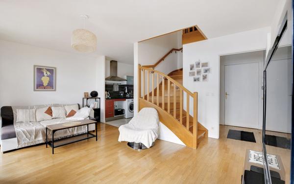 Appartement à vendre    2 pièces • 63 m2 Alfortville