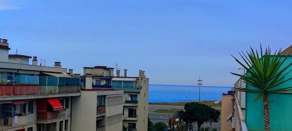Vente                                                      Appartement
                        
                     3 pièces                      52 m2                     à Nice