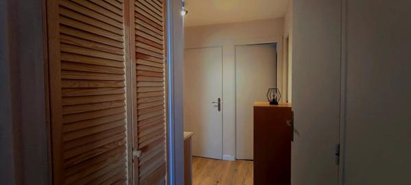 Vente                                                      Appartement
                        
                     3 pièces                      52 m2                     à Nice
