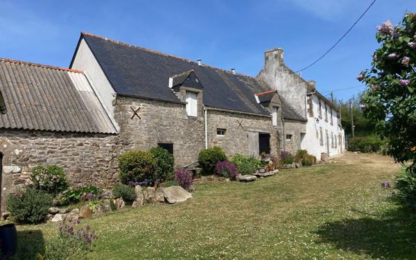 Maison à vendre    4 pièces •  Esquibien