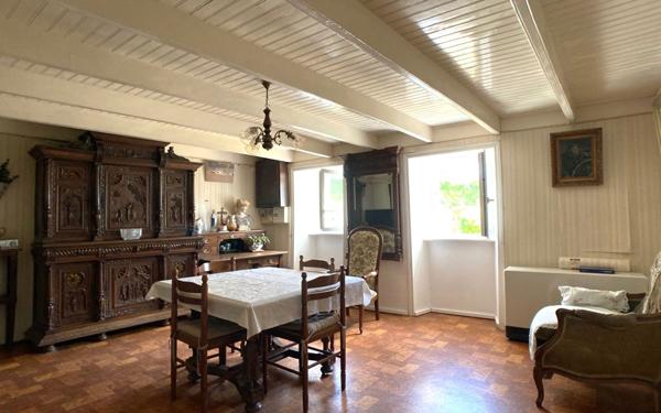Maison à vendre    4 pièces •  Esquibien