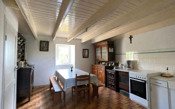 Maison à vendre    4 pièces •  Esquibien