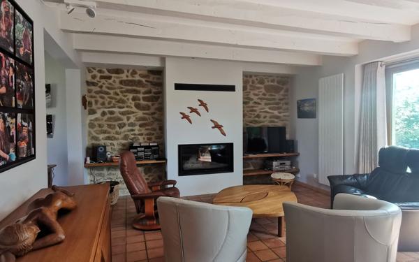 Maison à vendre    7 pièces •  Séné