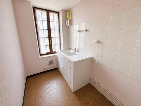 Maison Nevers 2 chambres proche centre ville 2H30 de Paris Proximité ISAT