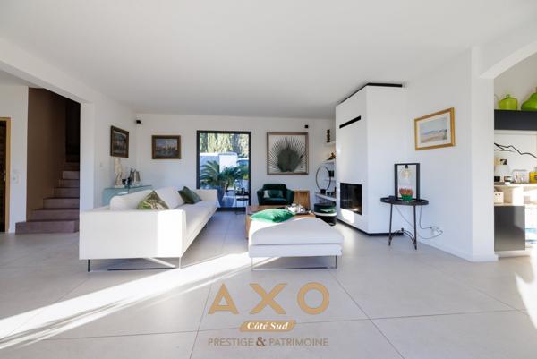 EGUILLES - MAISON T6 - 237 M2 6 TERRAIN 2 000M2 - PISCINE - VUE -  1 790 000