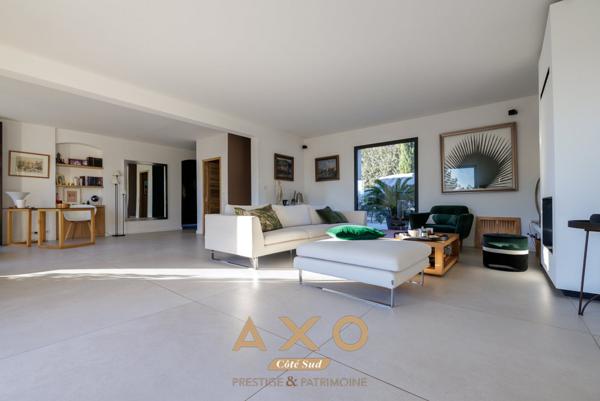 EGUILLES - MAISON T6 - 237 M2 6 TERRAIN 2 000M2 - PISCINE - VUE -  1 790 000