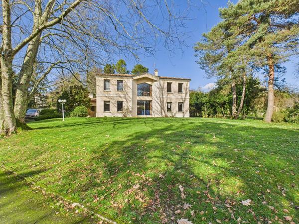 RARE ! EMPLACEMENT EXCEPTIONNEL POUR CETTE MAISON DE 194M2 HABITABLE SUR TERRAIN DE 3325M2 , Latresne RARE ! EMPLACEMENT EXCEPTIONNEL POUR CETTE MAISON DE 194M2 HABITABLE SUR TERRAIN DE 3325M2 , Latresne