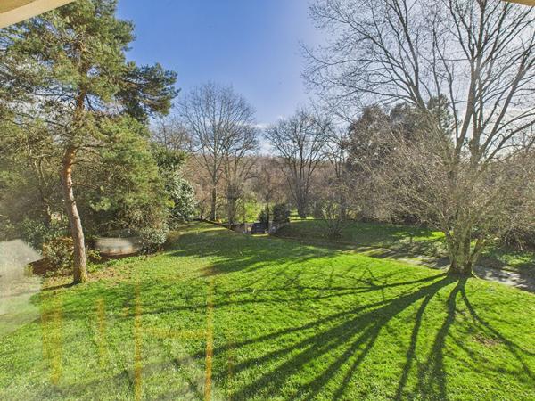 RARE ! EMPLACEMENT EXCEPTIONNEL POUR CETTE MAISON DE 194M2 HABITABLE SUR TERRAIN DE 3325M2 , Latresne RARE ! EMPLACEMENT EXCEPTIONNEL POUR CETTE MAISON DE 194M2 HABITABLE SUR TERRAIN DE 3325M2 , Latresne