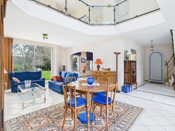 RARE ! EMPLACEMENT EXCEPTIONNEL POUR CETTE MAISON DE 194M2 HABITABLE SUR TERRAIN DE 3325M2 , Latresne RARE ! EMPLACEMENT EXCEPTIONNEL POUR CETTE MAISON DE 194M2 HABITABLE SUR TERRAIN DE 3325M2 , Latresne