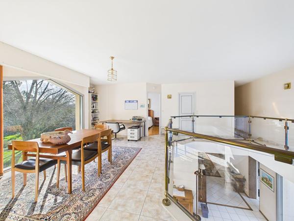 RARE ! EMPLACEMENT EXCEPTIONNEL POUR CETTE MAISON DE 194M2 HABITABLE SUR TERRAIN DE 3325M2 , Latresne RARE ! EMPLACEMENT EXCEPTIONNEL POUR CETTE MAISON DE 194M2 HABITABLE SUR TERRAIN DE 3325M2 , Latresne