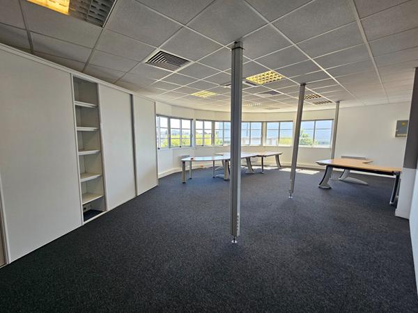 A LOUER - 959 m² - Local d'activité Bouguenais