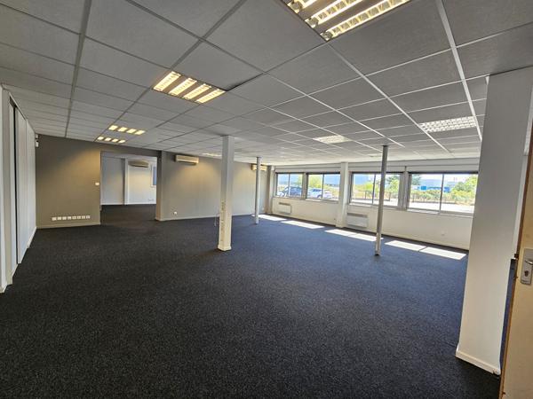 A LOUER - 959 m² - Local d'activité Bouguenais