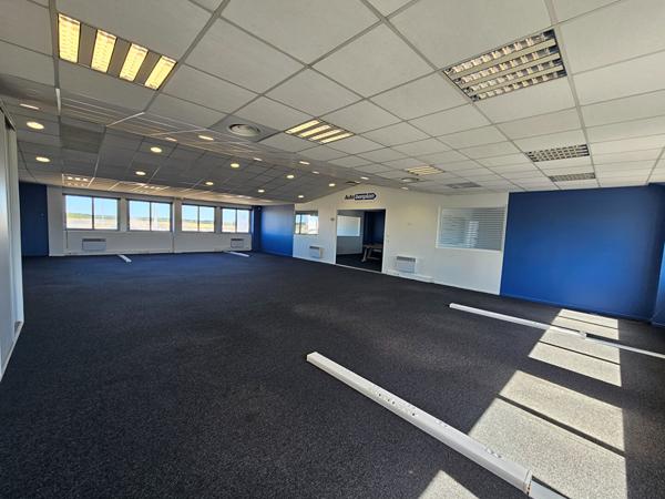 A LOUER - 959 m² - Local d'activité Bouguenais