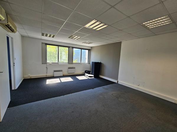 A LOUER - 959 m² - Local d'activité Bouguenais