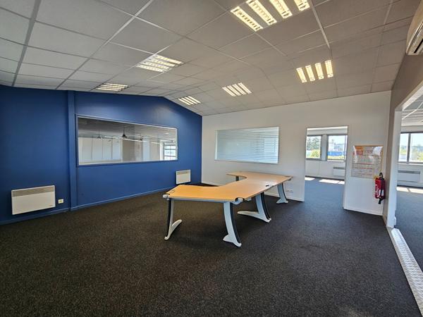 A LOUER - 959 m² - Local d'activité Bouguenais