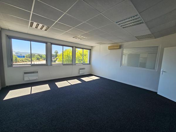 A LOUER - 959 m² - Local d'activité Bouguenais