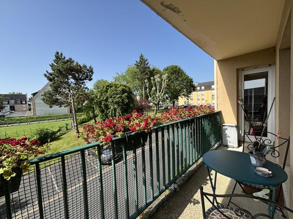 BAYEUX – Résidence Marcel Dassault – Bel appartement 5 pièces avec ascenseur, balcon Sud et double garage