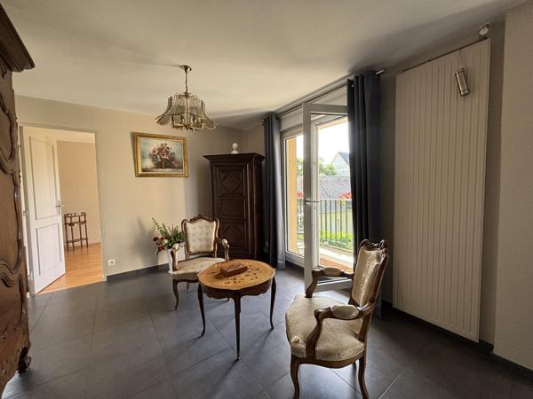 BAYEUX – Résidence Marcel Dassault – Bel appartement 5 pièces avec ascenseur, balcon Sud et double garage