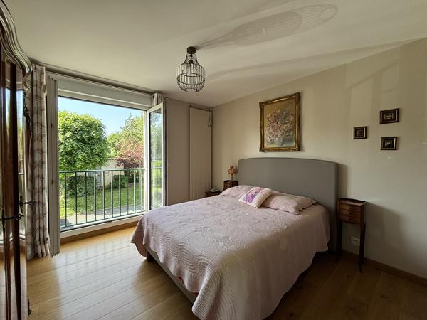 BAYEUX – Résidence Marcel Dassault – Bel appartement 5 pièces avec ascenseur, balcon Sud et double garage