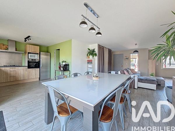 Maison à vendre 5 pièces 93,42 m² Sainte-Pazanne