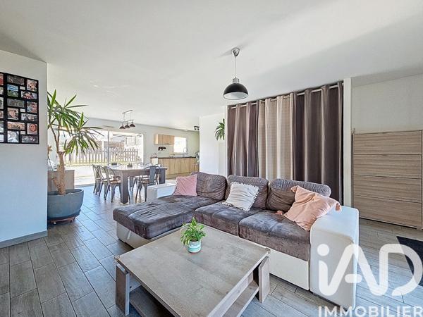 Maison à vendre 5 pièces 93,42 m² Sainte-Pazanne
