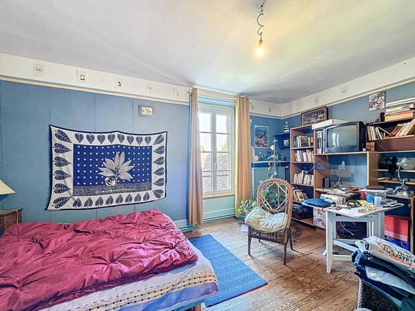 Proche à pieds de toutes commodités, écoles + Gare