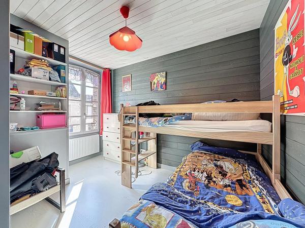 Proche à pieds de toutes commodités, écoles + Gare