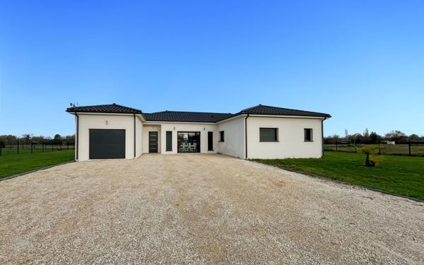 Maison à vendre    5 pièces •  Castelsarrasin