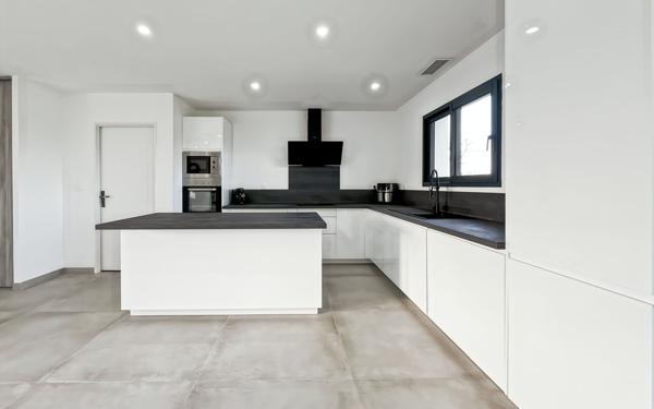 Maison à vendre    5 pièces •  Castelsarrasin