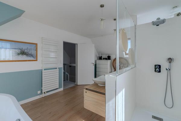 Maison d’architecte aux belles prestations à Porcé
