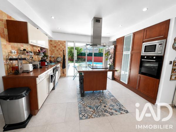 Maison à vendre 8 pièces 186 m² Saint-Maximin-la-Sainte-Baume