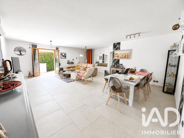 Maison à vendre 8 pièces 186 m² Saint-Maximin-la-Sainte-Baume