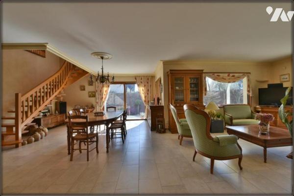 GRANDE MAISON D'ARCHITECTE 236m2 LE RHEU CENTRE