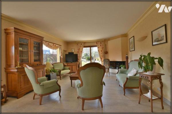 GRANDE MAISON D'ARCHITECTE 236m2 LE RHEU CENTRE