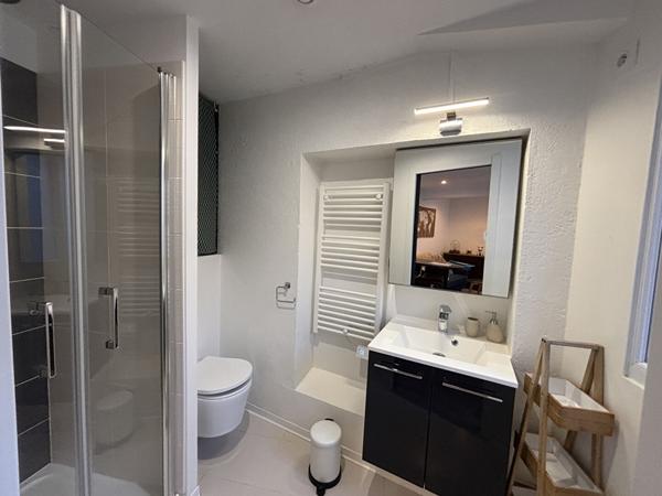 Immeuble à vendre à Vannes - 6 appartements - pas de copropriété cour extérieure