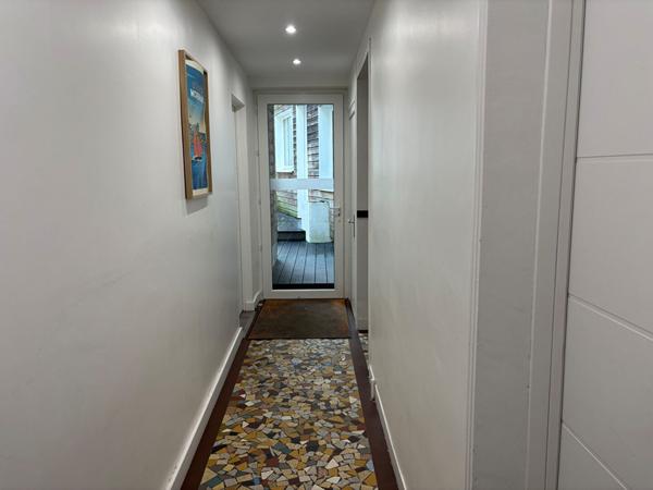 Immeuble à vendre à Vannes - 6 appartements - pas de copropriété cour extérieure