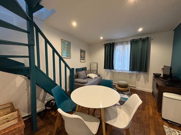 Immeuble à vendre à Vannes - 6 appartements - pas de copropriété cour extérieure