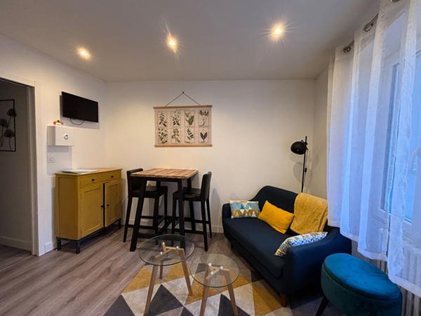 Immeuble à vendre à Vannes - 6 appartements - pas de copropriété cour extérieure