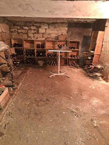 Centre ville Saumur, maison proche des commerces et écoles, 4 chambres, gros potentiel.