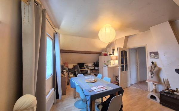 Immeuble à vendre    9 pièces • 177 m2 Nanteuil-lès-Meaux
