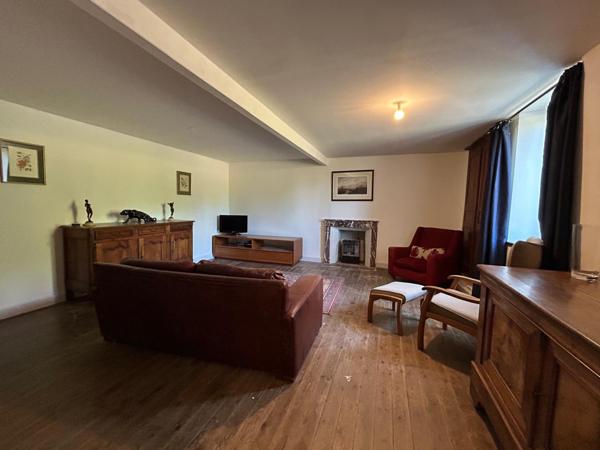 Maison de maitre au calme - 3 chambres - grenier grand terrain