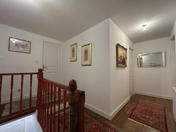 Maison de maitre au calme - 3 chambres - grenier grand terrain