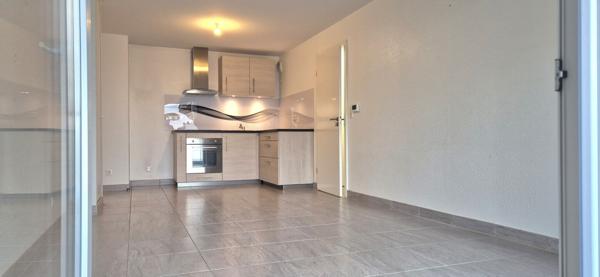 Beau 2 pièces de 42 m² avec terrasse et parking couvert