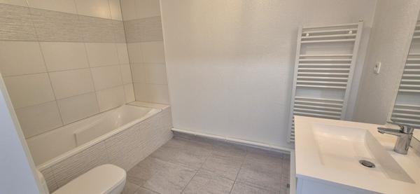 Beau 2 pièces de 42 m² avec terrasse et parking couvert