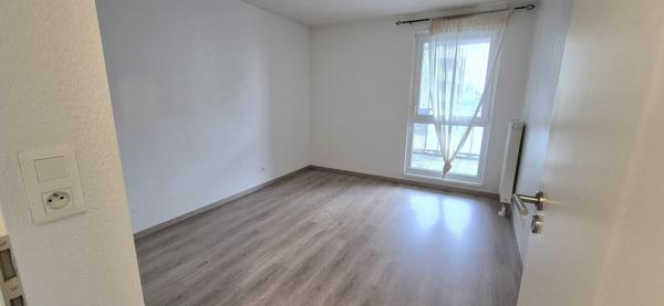 Beau 2 pièces de 42 m² avec terrasse et parking couvert