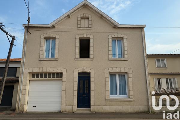 House for sale 7 rooms 177 m² Parthenay