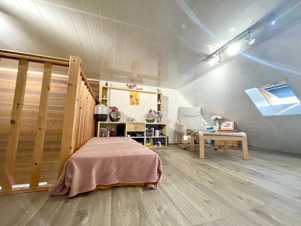 Maison Eragny 7 pièce(s) 195 m2 749 900 € **  - Référence  7997