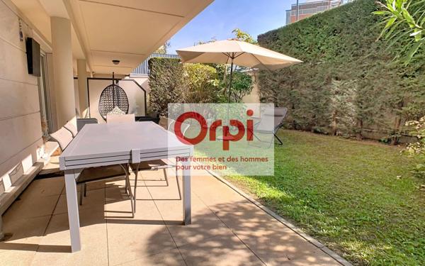 Appartement à vendre    2 pièces • 49,43 m2 Issy-les-Moulineaux