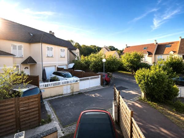 Maison
         4 pièces
        - 94 m² 275 000 € *